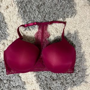 COPY - Victoria’s secret bra. Never worn. No tags. 38dd. Front close